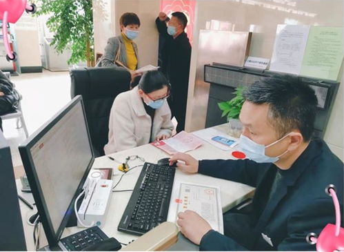 工行界首支行營業室積極開展315消費者權益保護教育宣傳活動